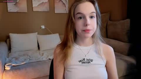 Snapshot of leiamurphy chatting on April 5, 2:14 pm Leia online show from April 5, 2:14 pm