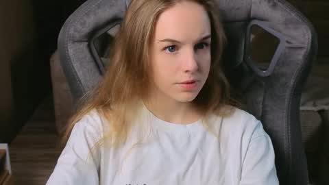 Snapshot of leiamurphy chatting on July 1, 2:07 pm Leia online show from July 1, 2:07 pm