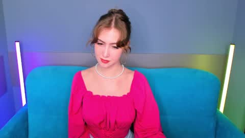 leiawow online show from December 5, 8:33 am