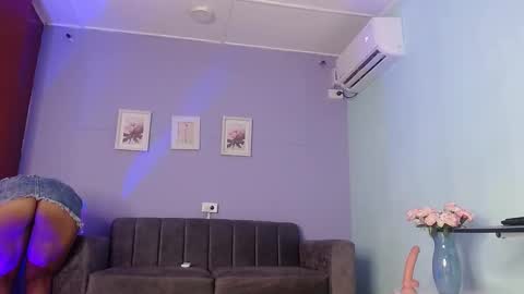 leidy_valencia online show from September 18, 1:46 pm