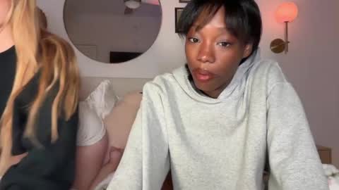 Snapshot of leighton_rae chatting on May 21, 3:46 am Leighton online show from May 21, 3:46 am
