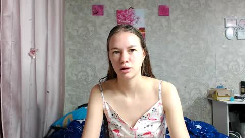 leila_bambi_ online show from October 1, 7:31 pm
