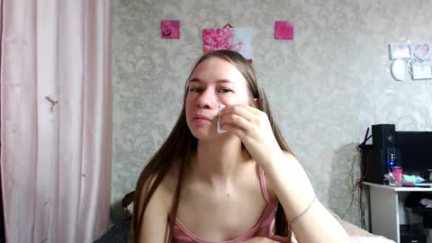 leila_bambi_ online show from October 22, 1:11 pm