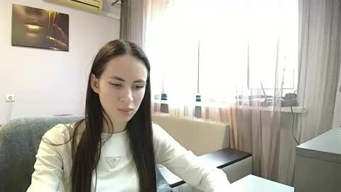Leila online show from October 4, 8:45 am
