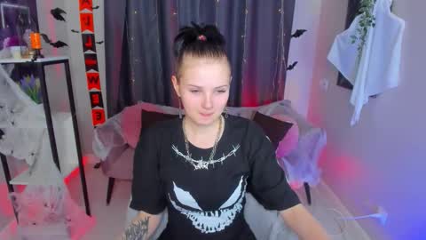 Snapshot of leila_xxbaby chatting on October 24, 11:50 am Leila online show from October 24, 11:50 am