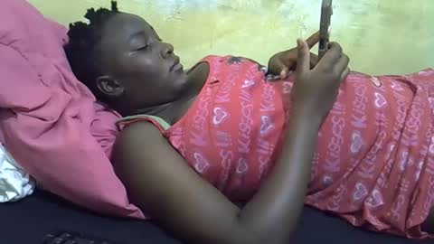 leilah_cute19 online show from April 25, 6:16 pm