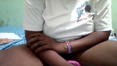 Snapshot of leilah_hope chatting on February 20, 6:37 am leilah_hope online show from February 20, 6:37 am