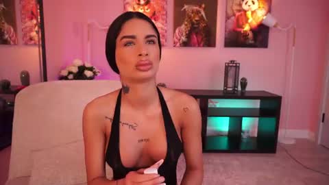 Leila online show from June 26, 9:35 am