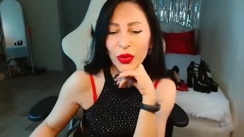 leilamurray online show from February 11, 4:24 pm
