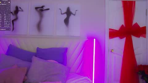 Leila online show from March 29, 1:49 am