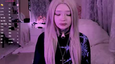Snapshot of lein_bone chatting on March 26, 12:17 am Lein online show from March 26, 12:17 am