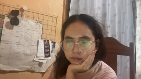 Snapshot of lekishaparran chatting on May 15, 7:37 am Kira online show from May 15, 7:37 am