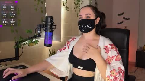 Snapshot of lemi_peachy chatting on November 5, 2:39 pm Lemi online show from November 5, 2:39 pm