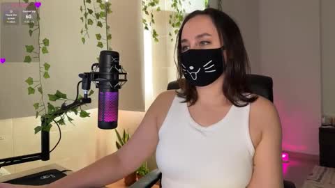 Snapshot of lemi_peachy chatting on November 6, 3:35 pm Lemi online show from November 6, 3:35 pm