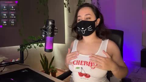 Snapshot of lemi_peachy chatting on November 13, 2:27 pm Lemi online show from November 13, 2:27 pm