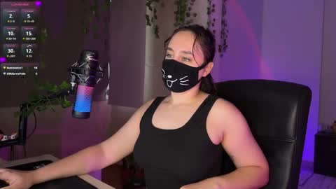 Snapshot of lemi_peachy chatting on November 14, 5:22 pm Lemi online show from November 14, 5:22 pm