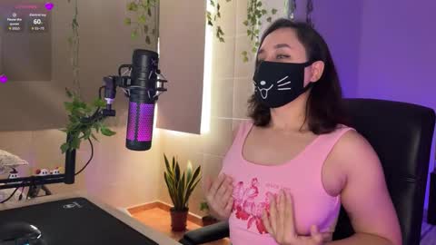 Snapshot of lemi_peachy chatting on November 17, 2:23 pm Lemi online show from November 17, 2:23 pm