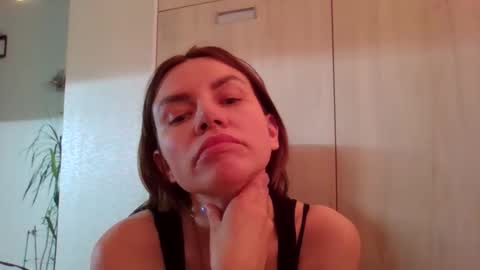 Snapshot of lena6122000 chatting on June 4, 5:30 pm lena6122000 online show from June 4, 5:30 pm