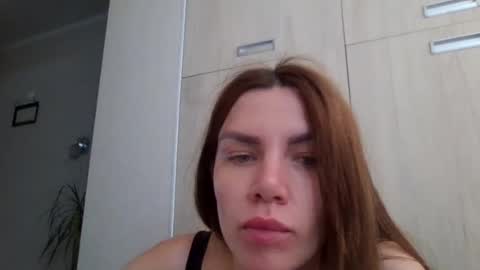 Snapshot of lena6122000 chatting on June 14, 10:06 am lena6122000 online show from June 14, 10:06 am