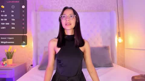 Snapshot of lena_martin chatting on November 23, 10:53 pm LENA online show from November 23, 10:53 pm