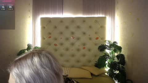 Snapshot of lena_paulles chatting on January 5, 3:53 am Lena online show from January 5, 3:53 am