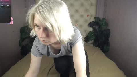 Snapshot of lena_paulles chatting on February 6, 2:04 pm Lena online show from February 6, 2:04 pm