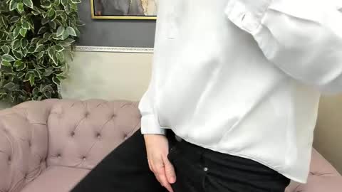 Snapshot of lena_paulles chatting on February 9, 7:05 am Lena online show from February 9, 7:05 am