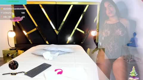 Snapshot of lena_rousseau chatting on December 13, 7:25 am Lena Rousseau online show from December 13, 7:25 am