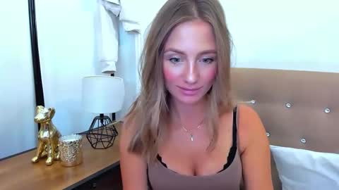 Snapshot of lena_sexi chatting on September 23, 8:34 pm lena_sexi online show from September 23, 8:34 pm
