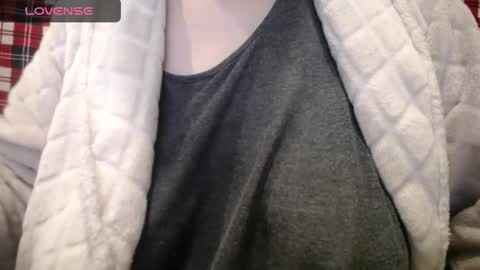 Snapshot of lenagolden chatting on December 6, 4:49 pm lenagolden online show from December 6, 4:49 pm