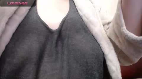 Snapshot of lenagolden chatting on January 30, 1:42 pm lenagolden online show from January 30, 1:42 pm