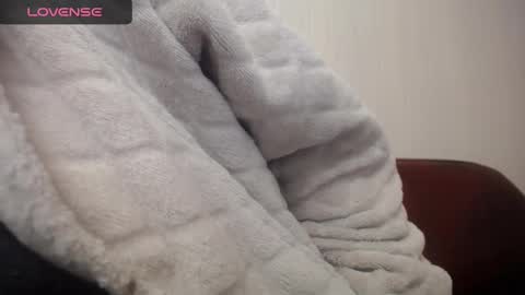 Snapshot of lenagolden chatting on January 31, 2:58 am lenagolden online show from January 31, 2:58 am