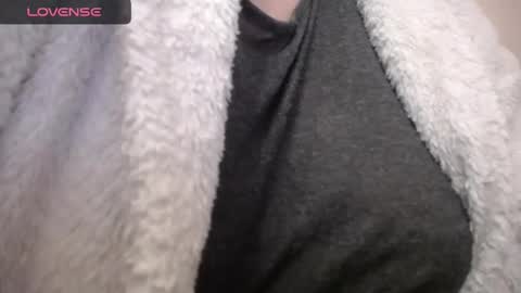 Snapshot of lenagolden chatting on March 6, 7:32 pm lenagolden online show from March 6, 7:32 pm