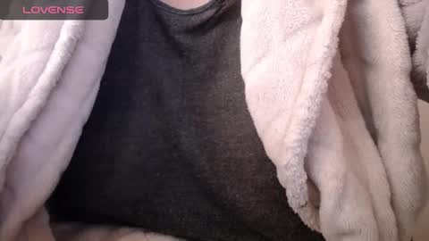 Snapshot of lenagolden chatting on October 18, 9:54 am lenagolden online show from October 18, 9:54 am