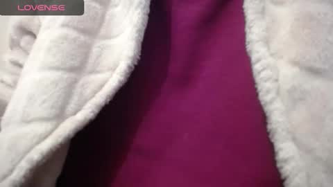 Snapshot of lenagolden chatting on November 9, 11:52 am lenagolden online show from November 9, 11:52 am