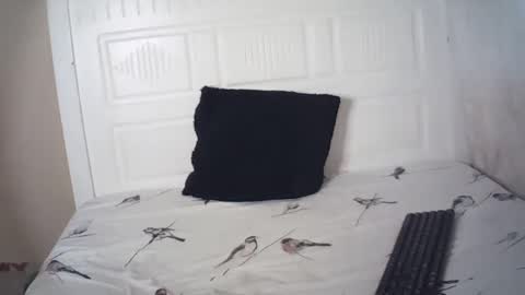 Snapshot of lenah6 chatting on February 3, 6:40 am lenah6 online show from February 3, 6:40 am