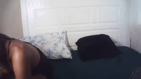 Snapshot of lenah6 chatting on February 21, 11:11 am lenah6 online show from February 21, 11:11 am