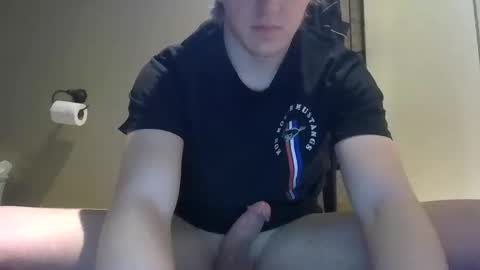 Snapshot of lenewton2004 chatting on January 19, 3:53 pm lenewton2004 online show from January 19, 3:53 pm