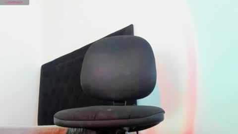 leo183877 online show from March 18, 1:42 am