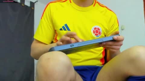 leo183877 online show from April 3, 7:06 am