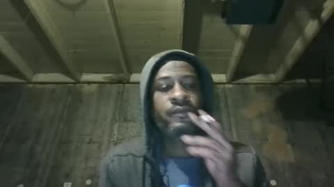 Snapshot of leo199984 chatting on February 6, 3:33 am leo199984 online show from February 6, 3:33 am