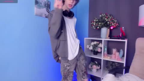 Leo online show from October 24, 11:50 am