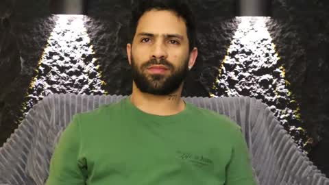 Leo  Diaz online show from March 22, 3:21 am