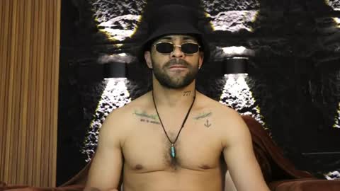 Leo  Diaz online show from May 15, 11:01 pm