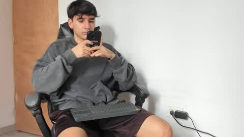 Snapshot of leo_jones389 chatting on September 24, 4:43 pm Leo Jones online show from September 24, 4:43 pm