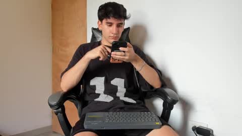Snapshot of leo_jones389 chatting on September 26, 3:27 pm Leo Jones online show from September 26, 3:27 pm