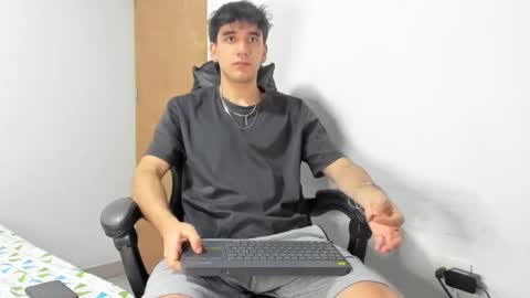 Snapshot of leo_jones389 chatting on September 30, 2:38 am Leo Jones online show from September 30, 2:38 am