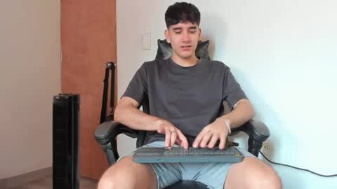 Leo Jones online show from December 16, 3:39 pm