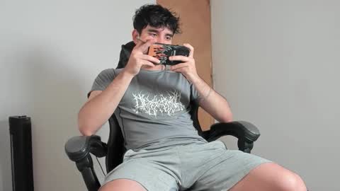 Leo Jones online show from March 25, 11:44 pm