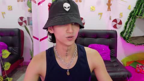 Leo online show from December 24, 9:44 pm